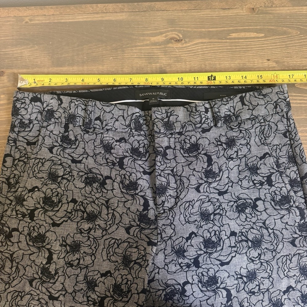 Banana Republic Womens 8 Black Grey Floral Ryan Slacks Dress Pants Bottoms - Picture 7 of 8